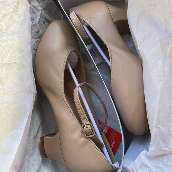 Capezio 459 Jr. Footlight Suede Sole Caramel Tan Character Dance Shoes Girl's 4M - Picture 7 of 7